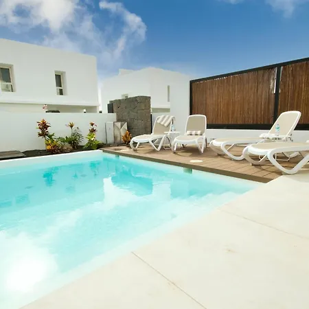 Casa Olivia - By Az Βίλα *